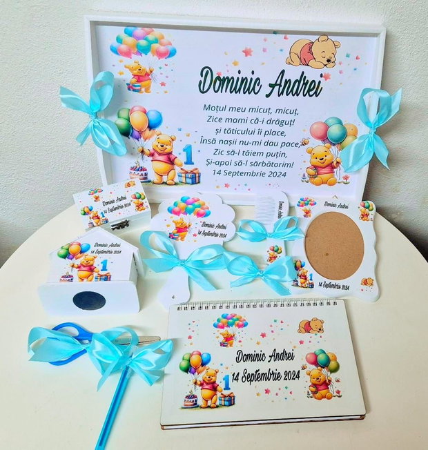 Set mot/turta cu 10 accesorii cu Winnie the Pooh