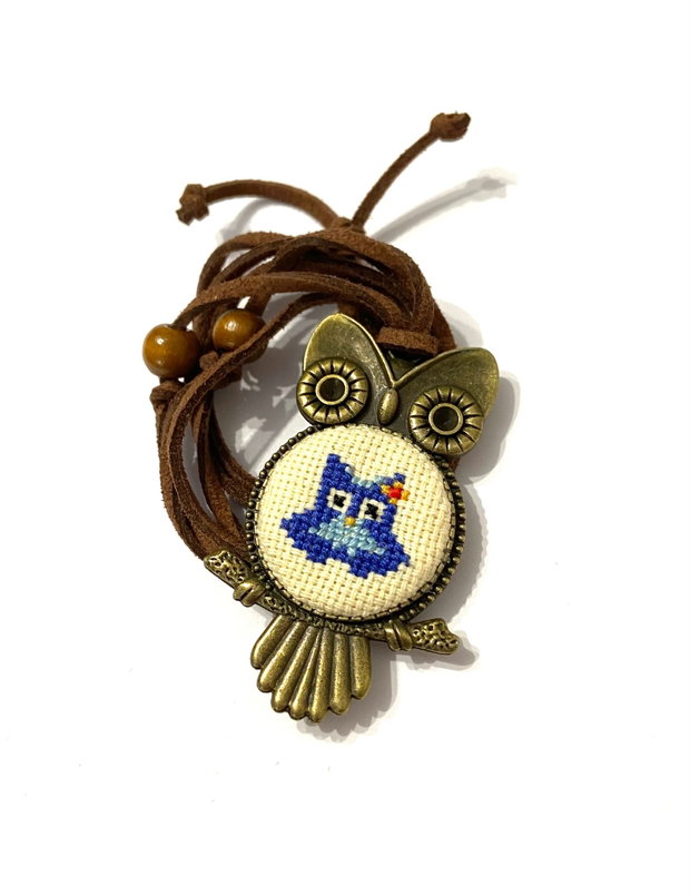 Colier cu broderie manuala- bufnita