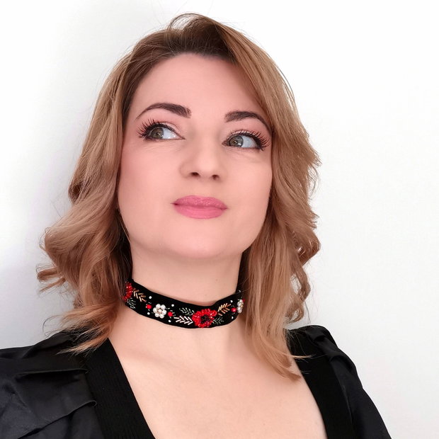 Zgărdan cu maci și margarete  Grădina Tradiției