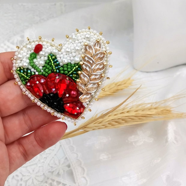 Rezervat Broșă - Răsărit printre Maci