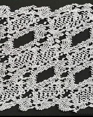 dantela crem crosetata manual , 22 cm
