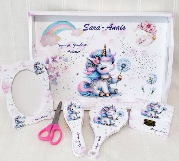 Tavita de mot fetita cu unicorn