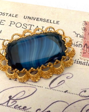 Brosa decorativa cu piatra albastra・Brosa vintage filigranata・Brosa fabuloasa