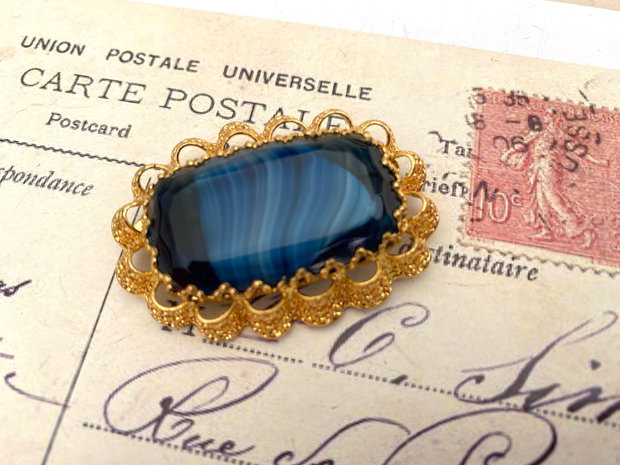 Brosa decorativa cu piatra albastra・Brosa vintage filigranata・Brosa fabuloasa