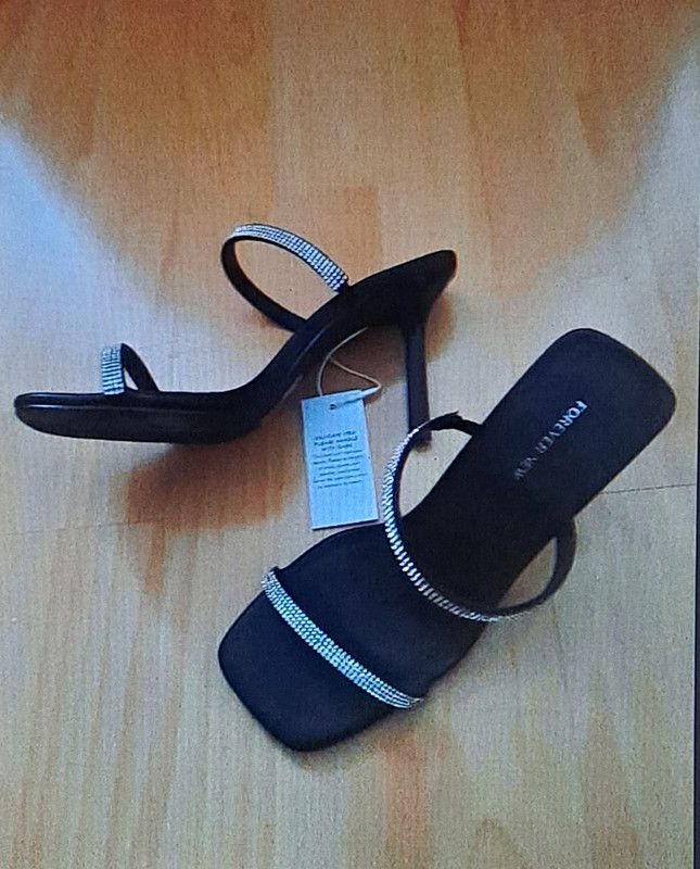 Forever New sandale mule negre cu toc