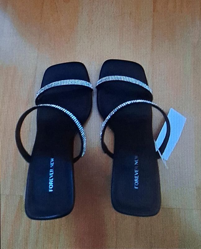 Forever New sandale mule negre cu toc