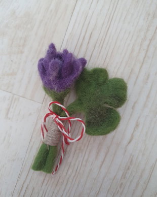 Brosa martisor trifoi