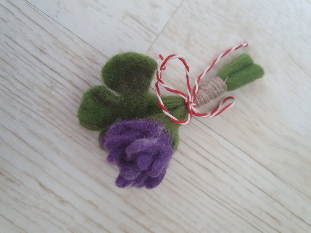 Brosa martisor trifoi