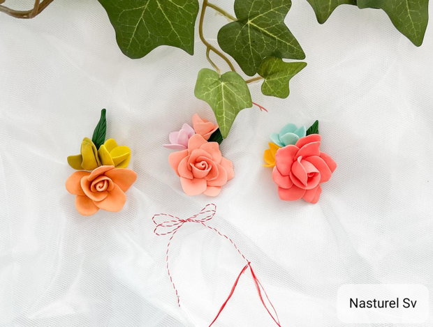 Brose martisoare: Trandafiri si hortensii