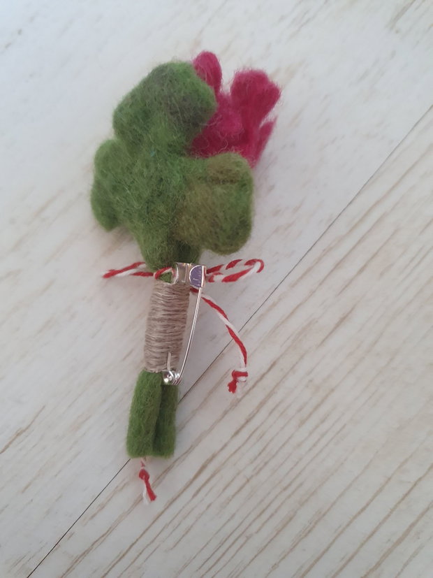 Brosa martisor trifoi