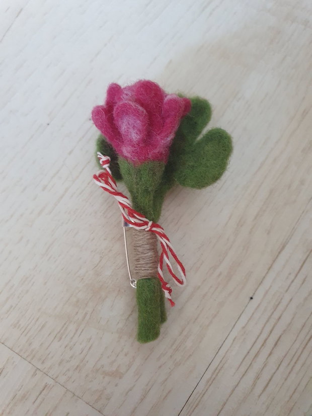 Brosa martisor trifoi