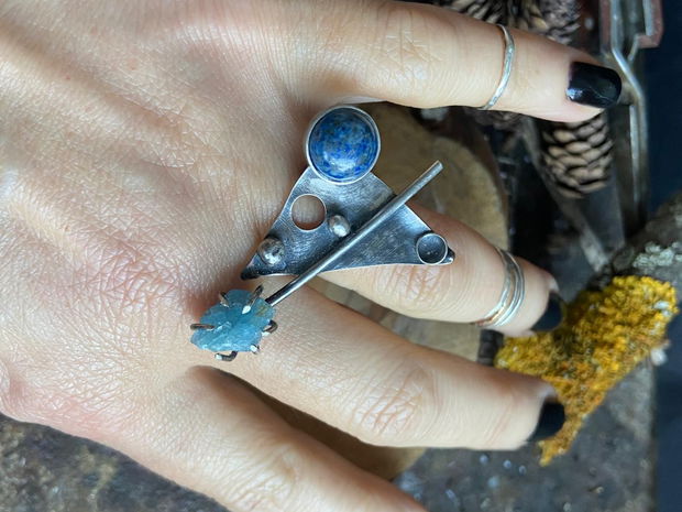 Inel reglabil, supradimensionat si asimetric din argint 925, lapis lazuli si acvamarin brut