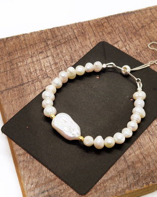 Bratara "Delicat charm" din argint, perle Keshi, perle de cultura si zirconia