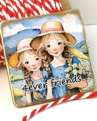 Martisor personalizat pentru prietena