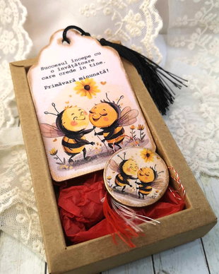 Set cadou pentru invatatoare/educatoare semn de carte si martisor