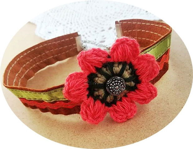 chocker piele si floare crosetata portocaliu verde