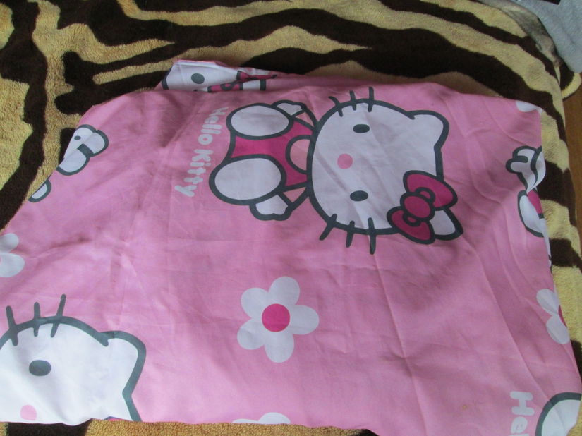 husa plapuma HelloKitty