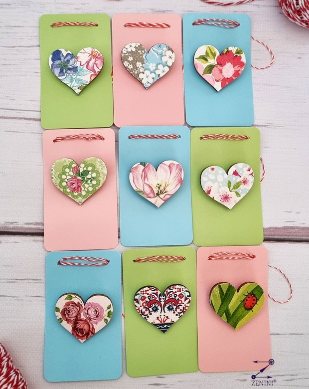 Martisor inima, martisoare inimioare, brosa inima, martisor decoupage, martisor model floral, martisoare inima