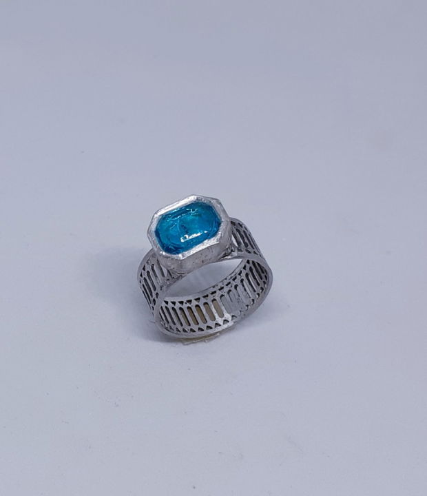 Inel unicat din argint, cu banda gratar si cubic zirconia dreptunghiular turcoaz