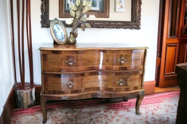 Comoda antica stil barock-lemn de nuc cu intarsii