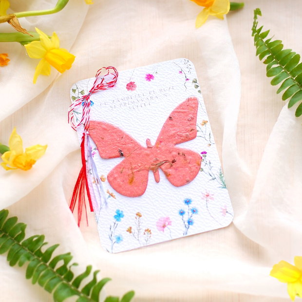 Martisor hartie plantabila - fluture cu seminte si petale de flori