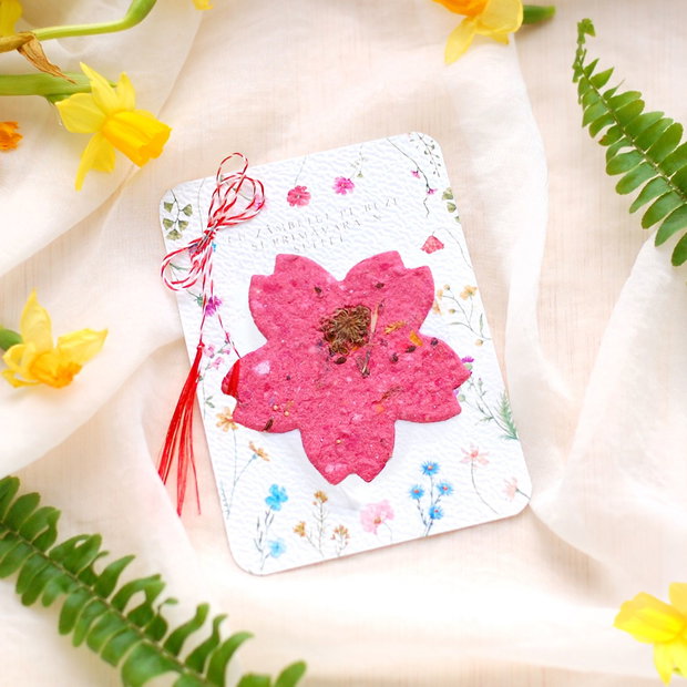 Martisor hartie plantabila - floricica cu seminte si petale de flori