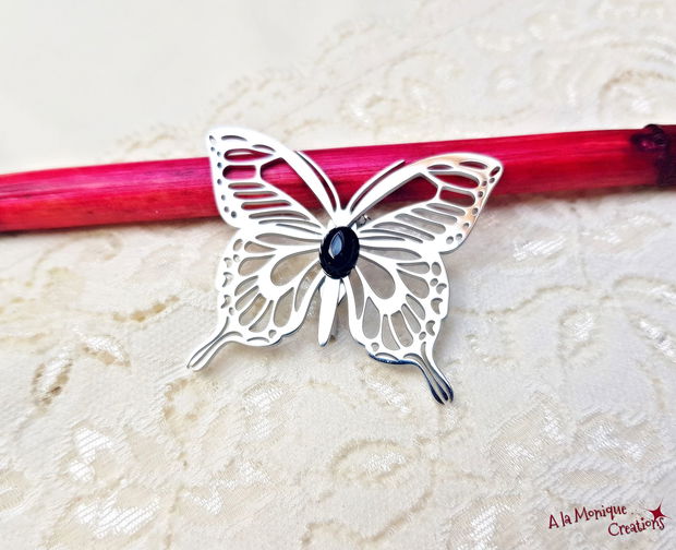 Brosa fluture cu onix