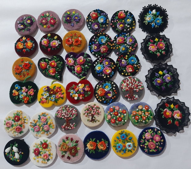 Brose mărțișor