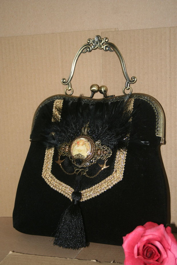 Poșetă elegantă catifea cu decor