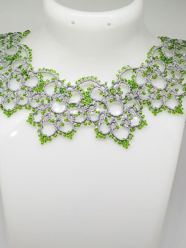 Colier argintiu cu verde din dantela frivolite, colier dantela argintie