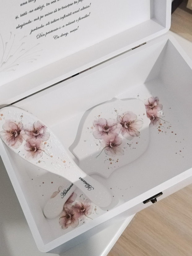 Cutie de trusou pentru mireasa în nuante de roz pal și bej