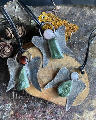 Pandantiv supradimensionat din argint 925, seraphinite si cuart roz, moonstone sau ochi de tigru, inger