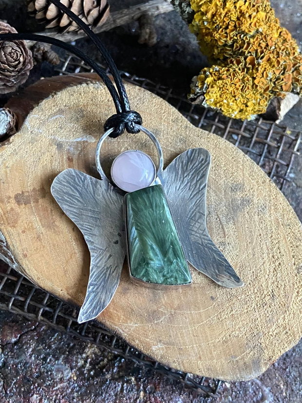 Pandantiv supradimensionat din argint 925, seraphinite si cuart roz, moonstone sau ochi de tigru, inger