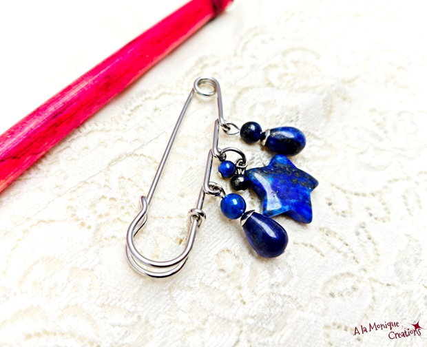Brosa cu steluta si lapis lazuli