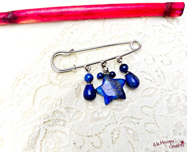 Brosa cu steluta si lapis lazuli