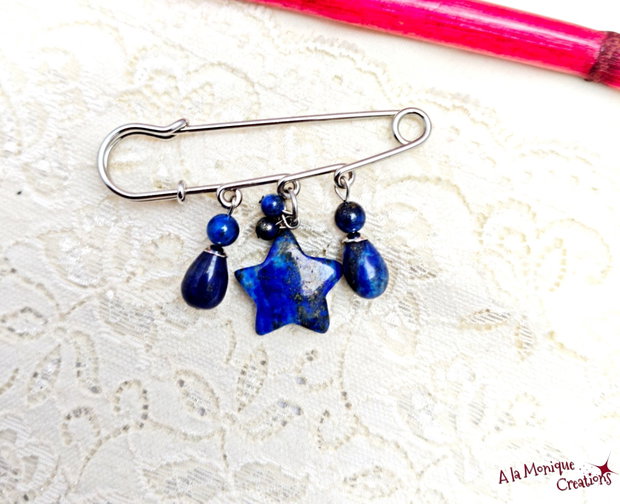 Brosa cu steluta si lapis lazuli