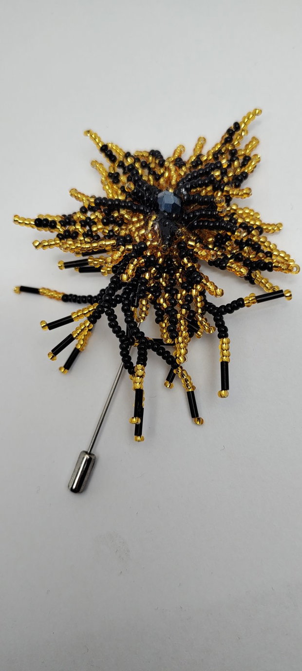 Brosa handmade, brosa din margelute