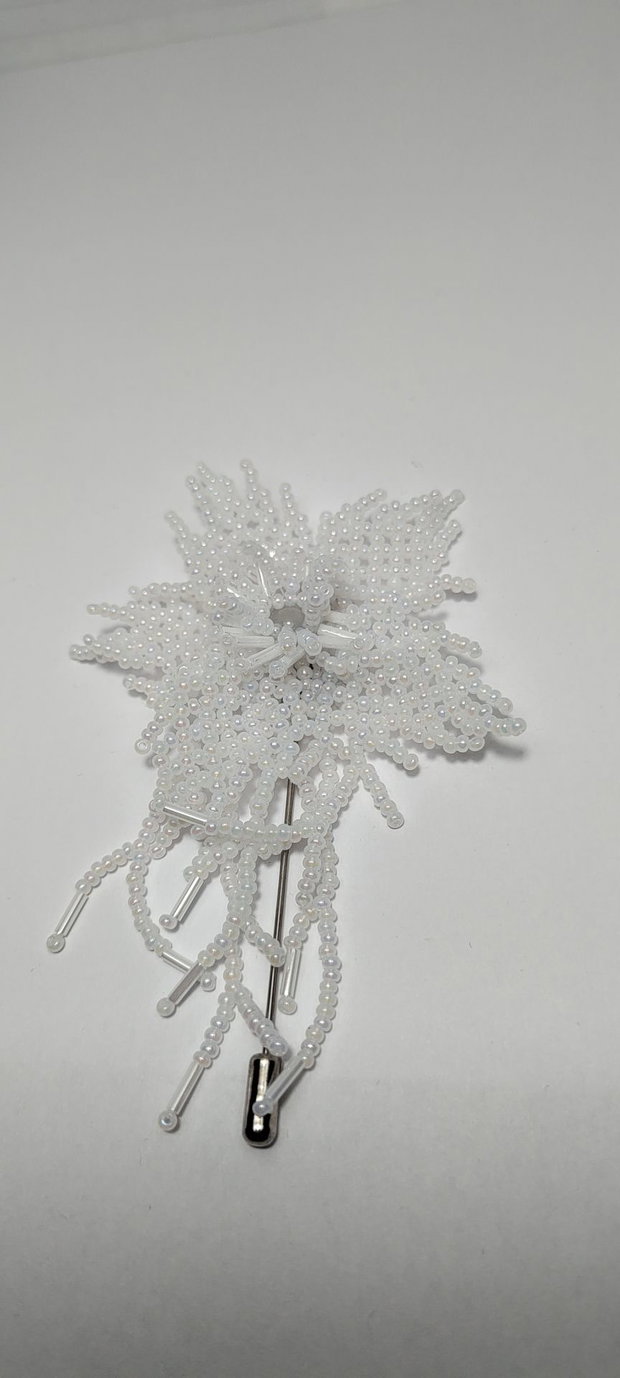 Brosa handmade, brosa din margelute