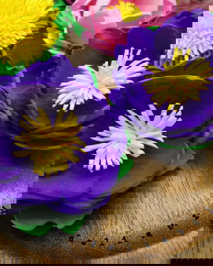 Brosa statement handmade unicat - Martisor - floare (cod1167)