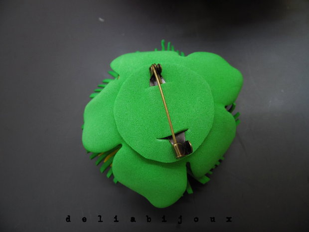 Brosa handmade "Păpădia Primăverii"- Martisor (cod1169)