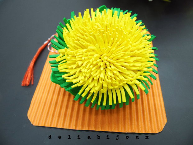 Brosa handmade "Păpădia Primăverii"- Martisor (cod1169)