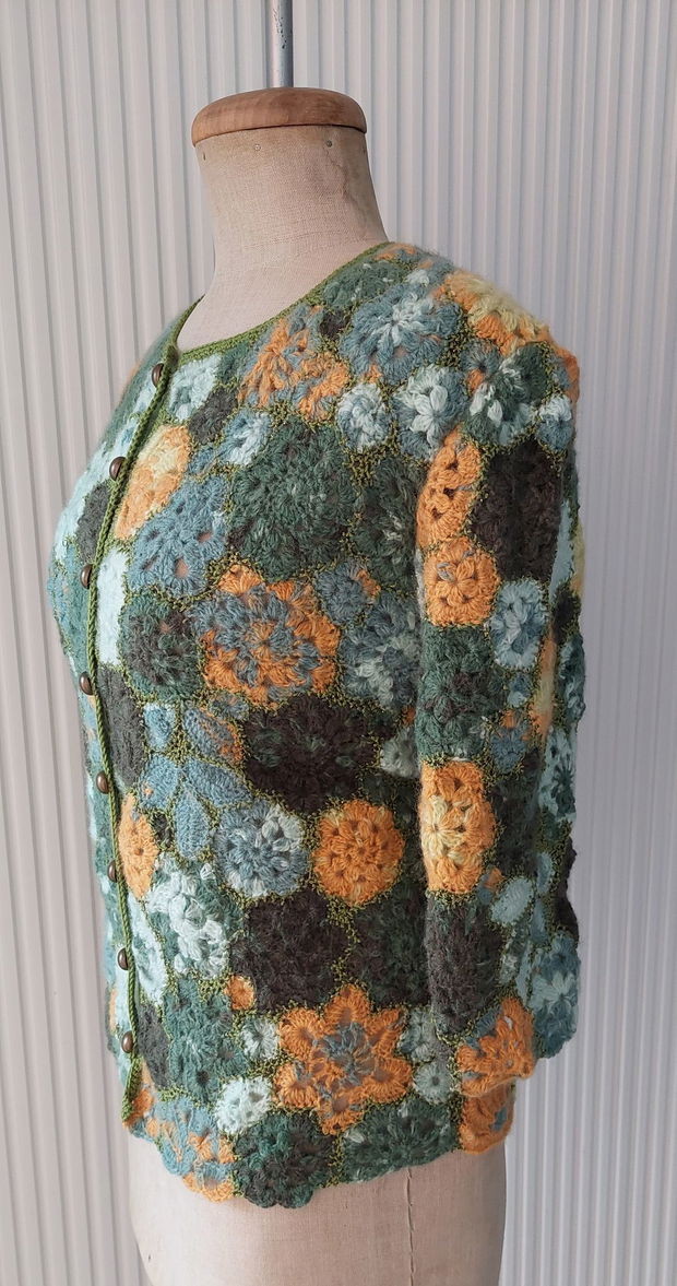 Jacheta Hillary green yellow