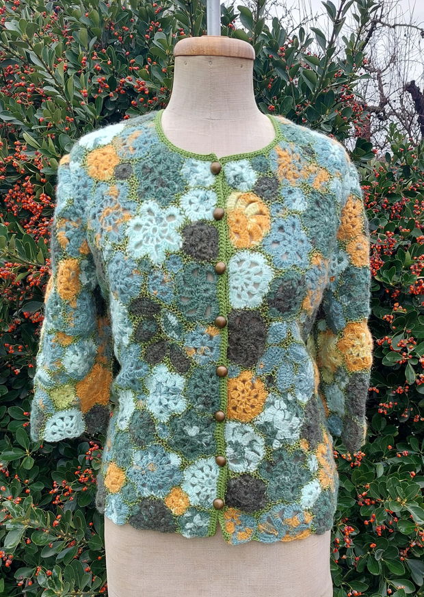 Jacheta Hillary green yellow