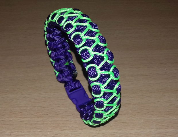 Brățară fixă paracord cusută mov cu verde neon