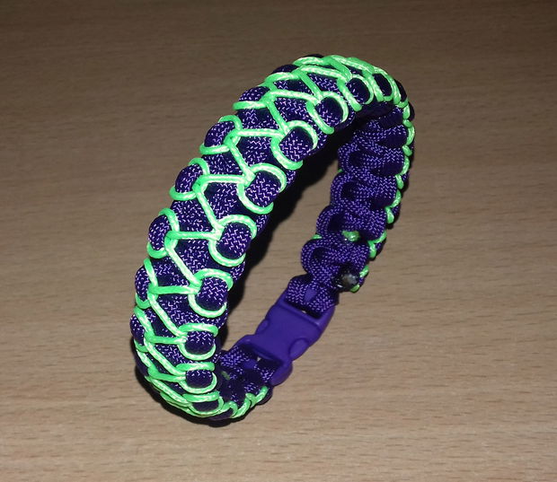 Brățară fixă paracord cusută mov cu verde neon