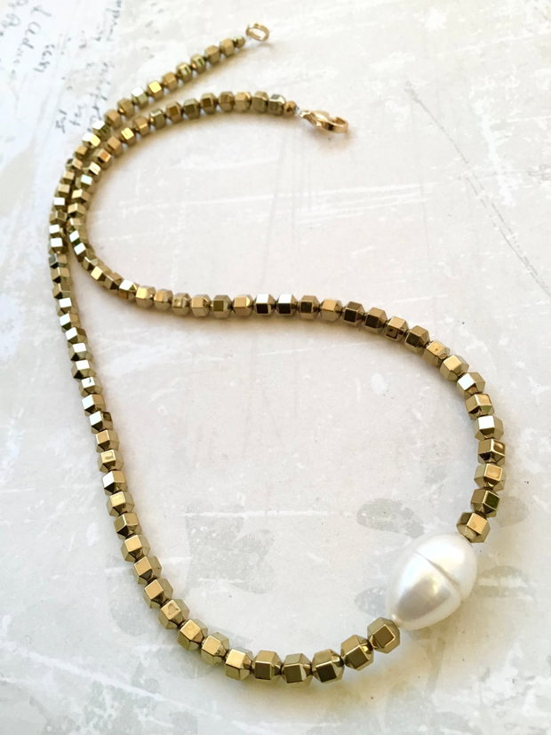 Colier CHOKER hematite aurii & perla baroc alba