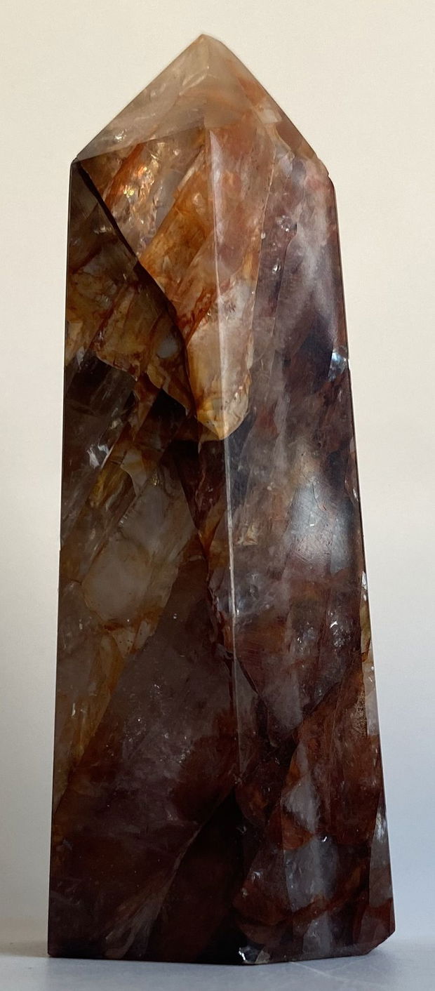 Cuart Hematoid Rosu - obelisc piatra semipretioasa
