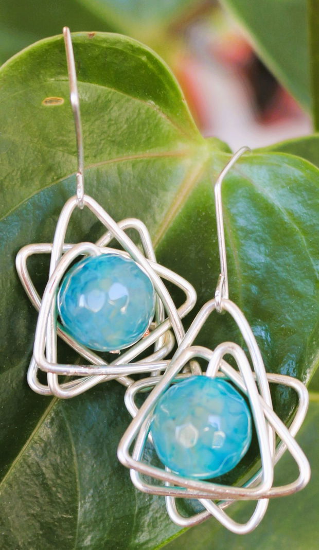 Cercei handmade din sarma si agate fatetate