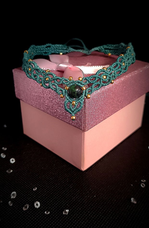 Colier choker micro macrame cristal Unakite