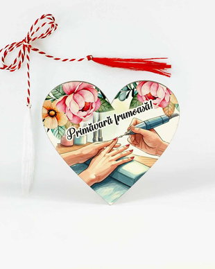 Martisor manichiurista